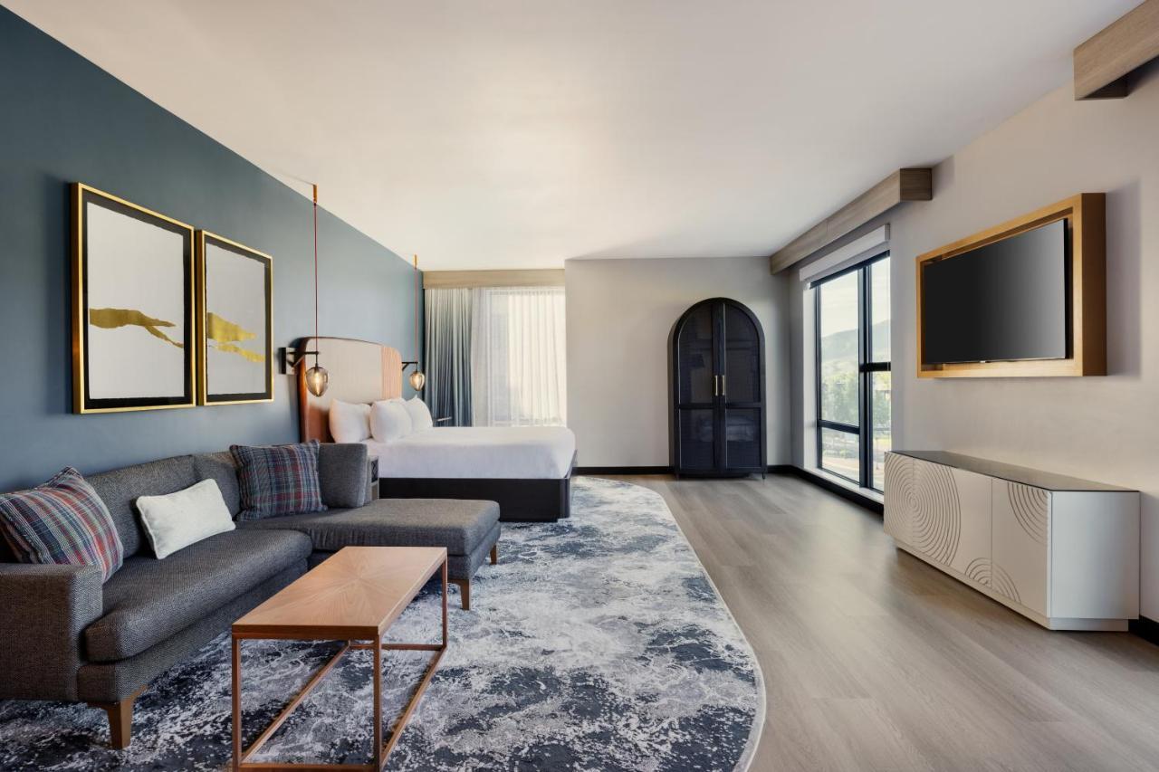 Indigo - By Ihg Silverthorne