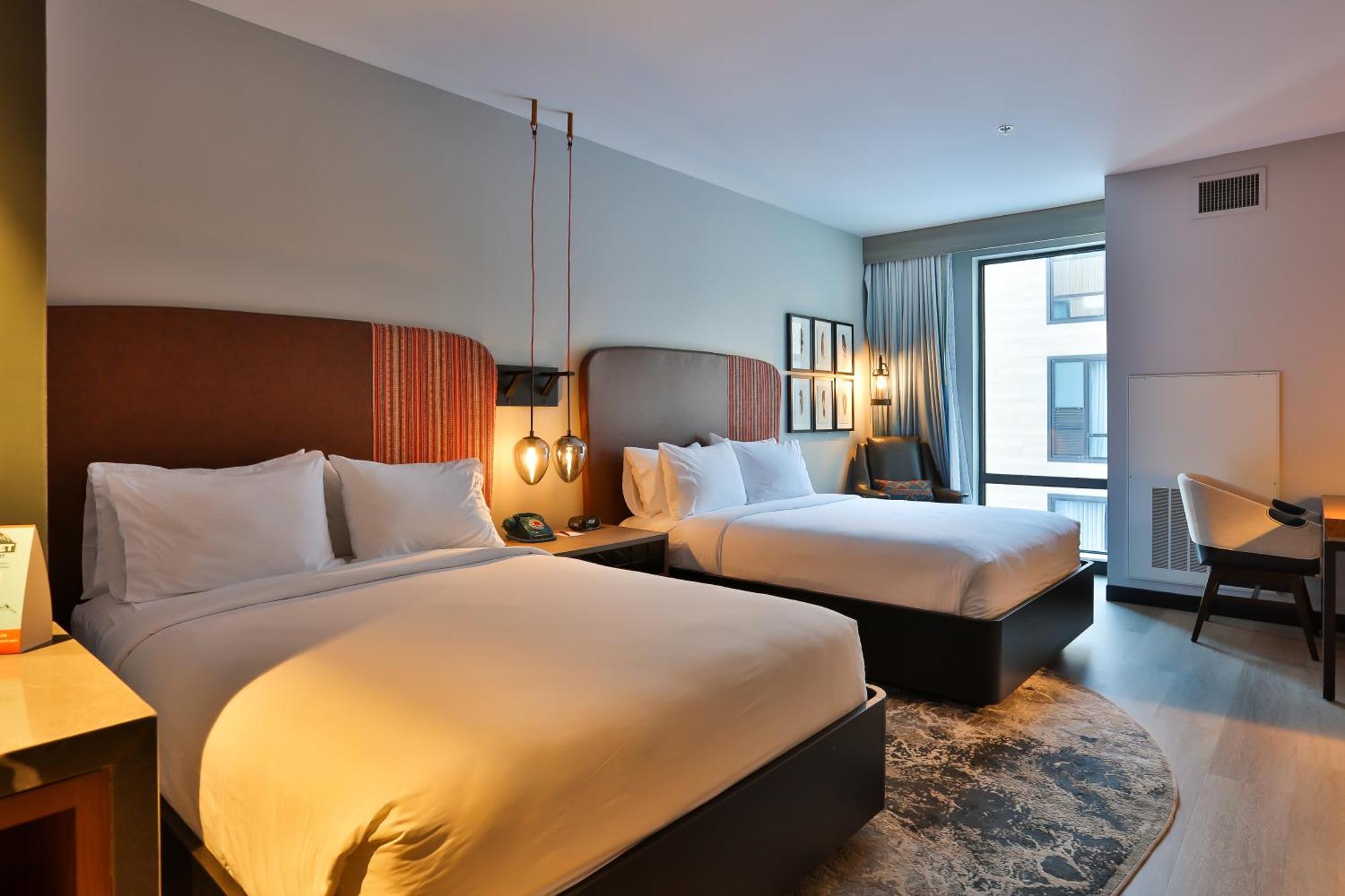 Indigo - By Ihg Silverthorne